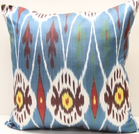 i32 - Ikat Silk Cushion Pillow Cover