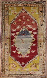 R5881 Antique Turkish Milas Rug