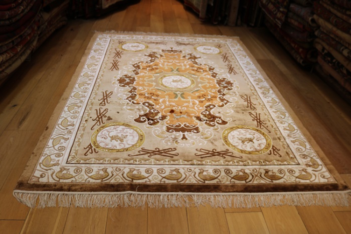 Beautiful Chinese Silk Carpets View