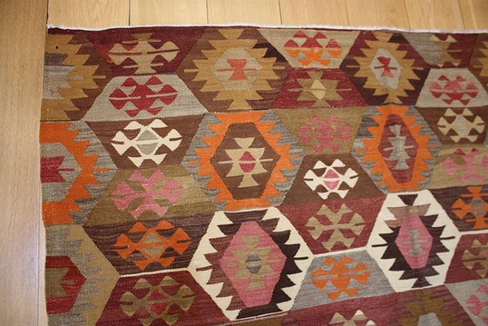 Vintage Turkish Kilim Rugs at Lower Price on Rug Store London - 10268