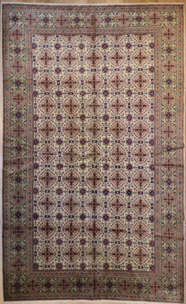 R8589 Antique Persian Carpets