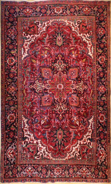 R4137 Antique Persian Heriz Carpet