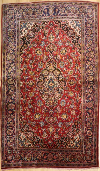 Antique Persian Kashan Rugs, This Kashan Carpet is absolutely Beautiful