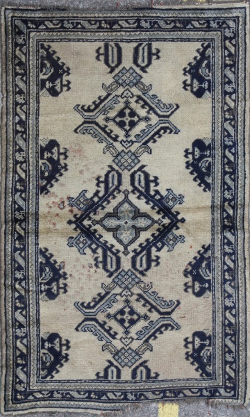 R3370 Antique Rug