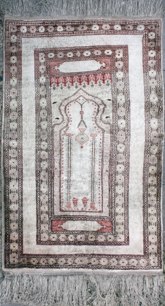 R5363 Antique Silk Rug