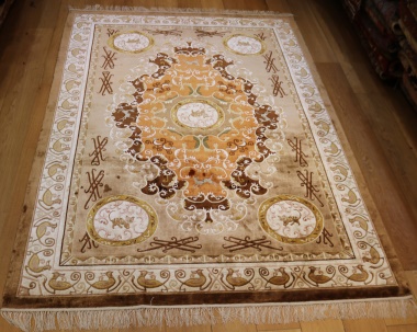 Beautiful Chinese Silk Carpets View