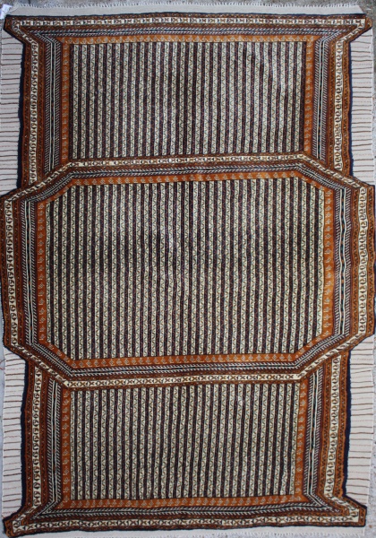 R394 Feraghan Rug