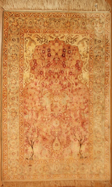 Beautiful Hand Woven Persian Silk Isfahan Carpet R7436
