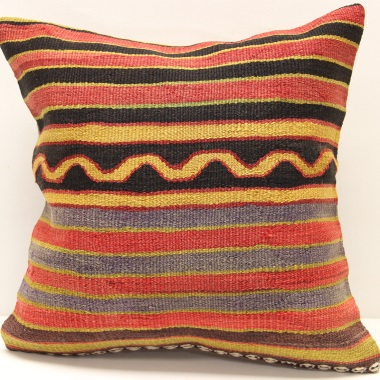 M674 Kilim Pillow Cover