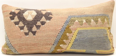 D63 Kilim Pillow Cover