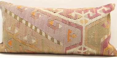 D93 Kilim Pillow Cover