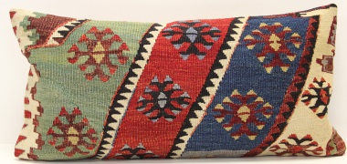 D94 Kilim Pillow Cover