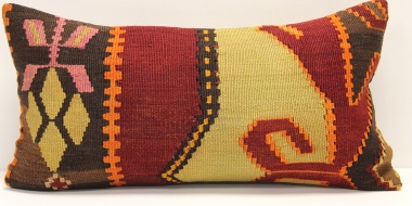 D95 Kilim Pillow Cover