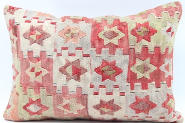 D174 Kilim Pillow Cover