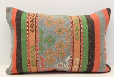 D332 Kilim Pillow Cover