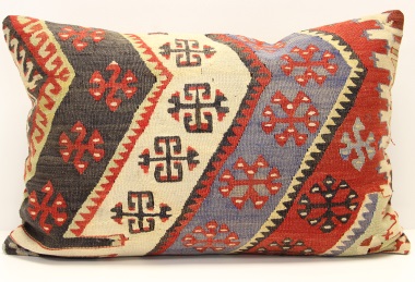 D337 Kilim Pillow Cover