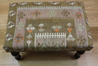 R7003 Kilim Stool