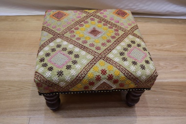 R7035 Kilim Stool