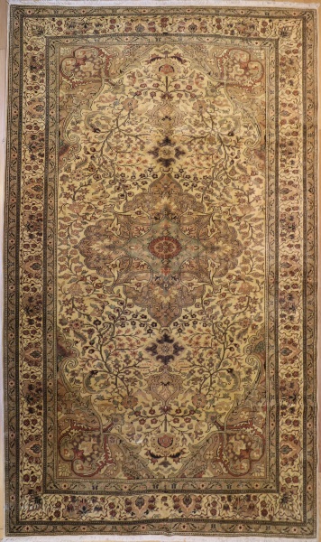 R4106 Persian Carpet