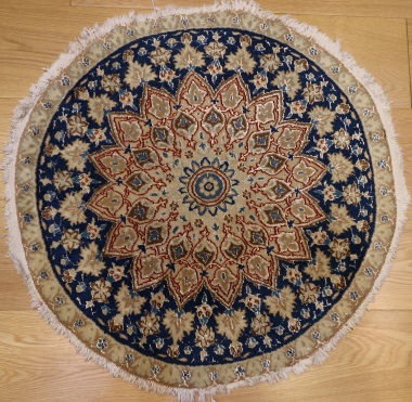 R8605 Persian Round Silk and Wool Nain Rugs