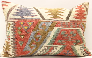 D303 Turkish Kilim Pillow Cover