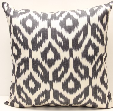 i9 Uzbek Ikat Cushion Cover 