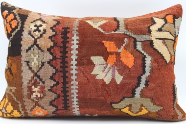 D488 Vintage Kilim Lumbar Pillow Cover