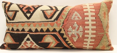 D71 Vintage Kilim Pillow Cover