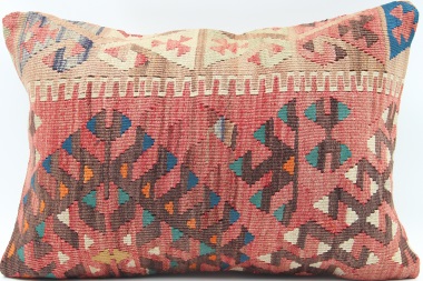 D153 Vintage Kilim Pillow Cover