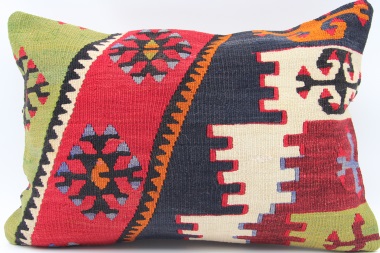 D183 Vintage Kilim Pillow Cover