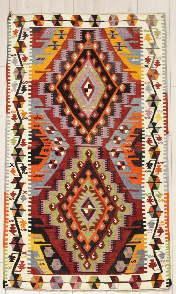 R8061 Vintage Turkish Kilim Rug