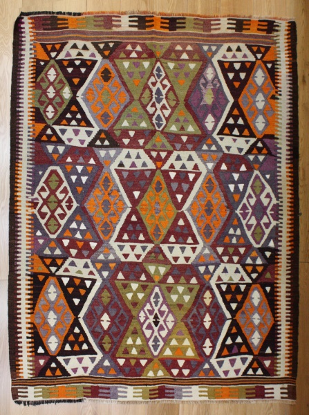 R8131 Vintage Turkish Kilim Rug