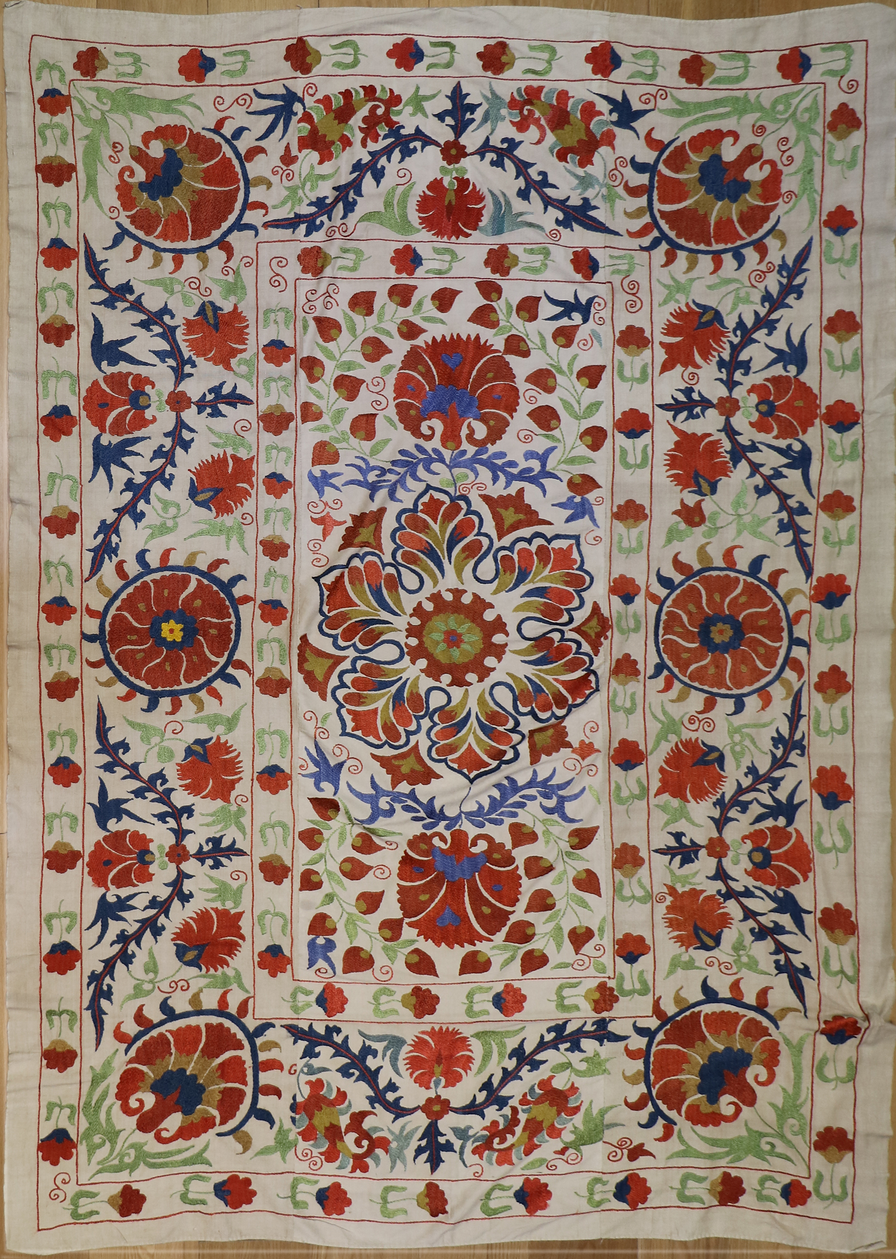 Silk Suzani Embroidery Wall Hanging Rugs-2635